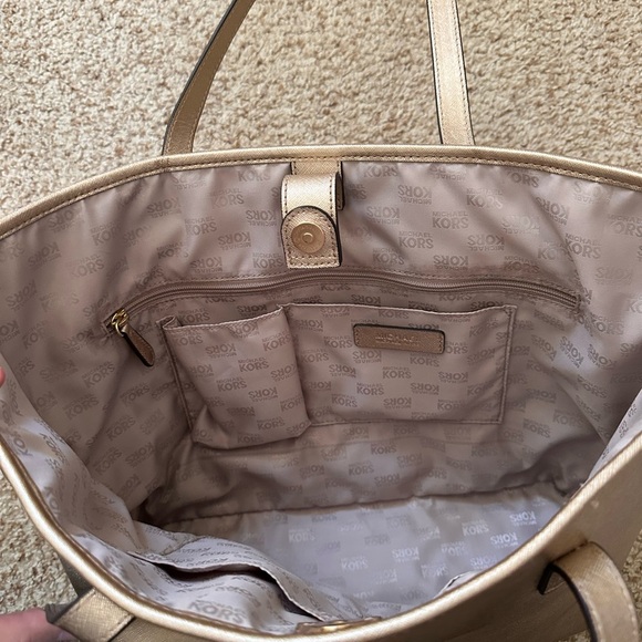 Michael Kors Handbag - Picture 5 of 6